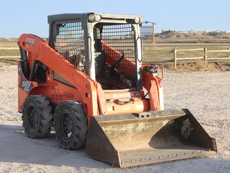 kubota-ssv65-image-4