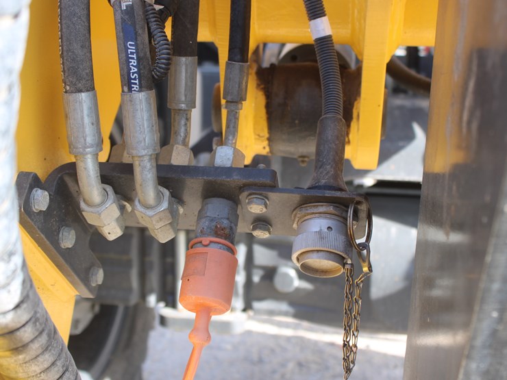 2021-new-holland-w80c-image-65