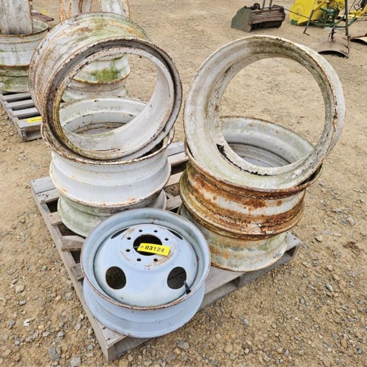 #3124 • (7) Tire Rims