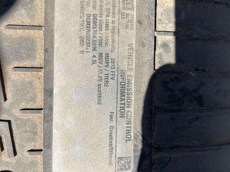 2013-chevrolet-express-3500-passenger-van-image-10