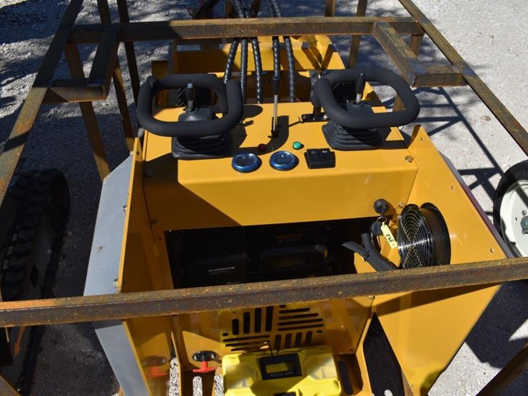 sdlanch-sdll30-mini-skid-steer-(serial-#-2507144000)-(k)-image-5