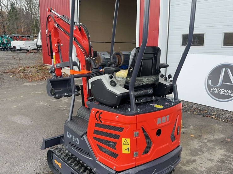 2025-agt-mx15z-mini-excavator-image-7