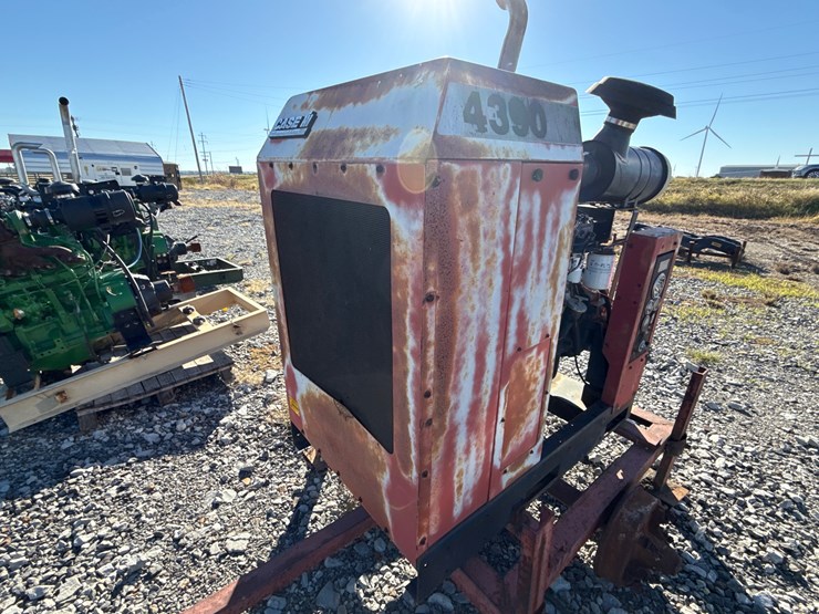 case-ih-4390-image-12