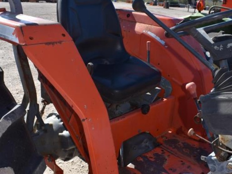 kubota-l4300e-tractor-w/-loader-(serial-#-___857)-(showing-appx-1,247-hours-image-6