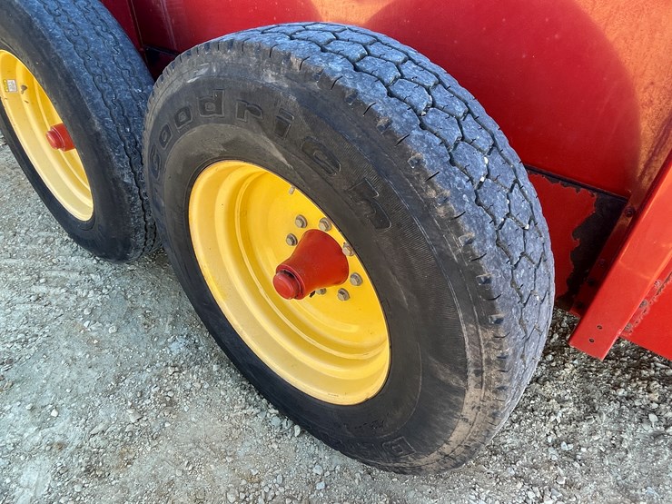 new-holland-195-image-22