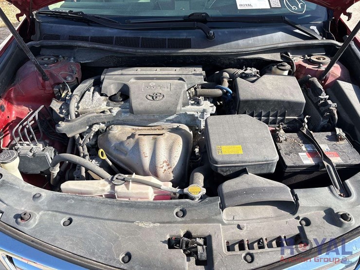 2012-toyota-camry-sedan-image-15