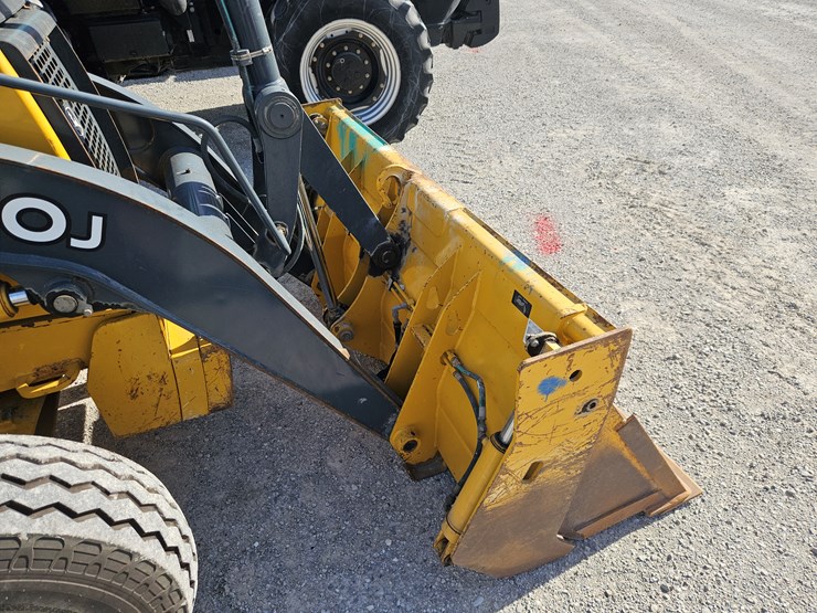 2007-deere-410j-image-5