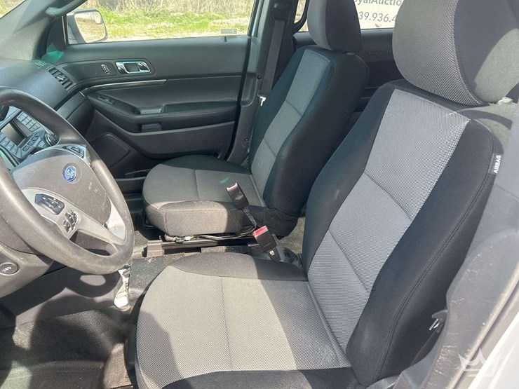 2013-ford-explorer-image-18