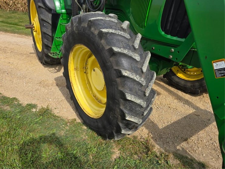 john-deere-7520-image-25