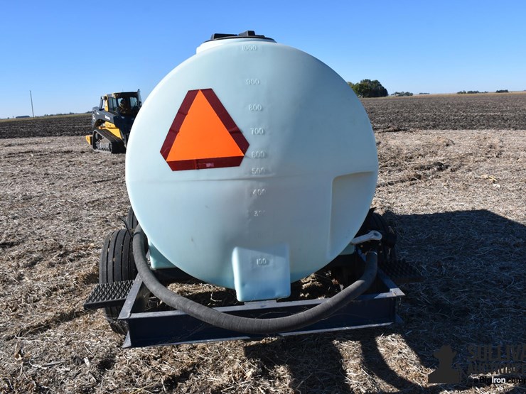 schaben-industries-1,000-gal-poly-nurse-trailer-image-15