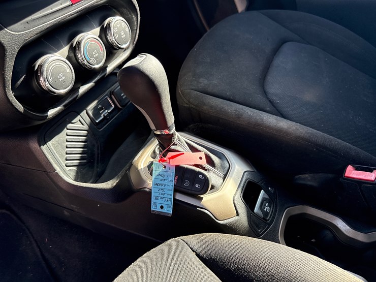 2017-jeep-renegade-image-29