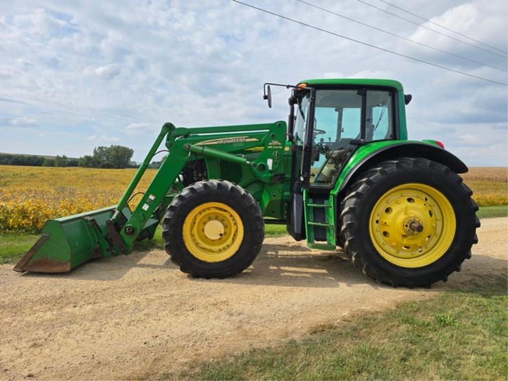john-deere-7520-image-2