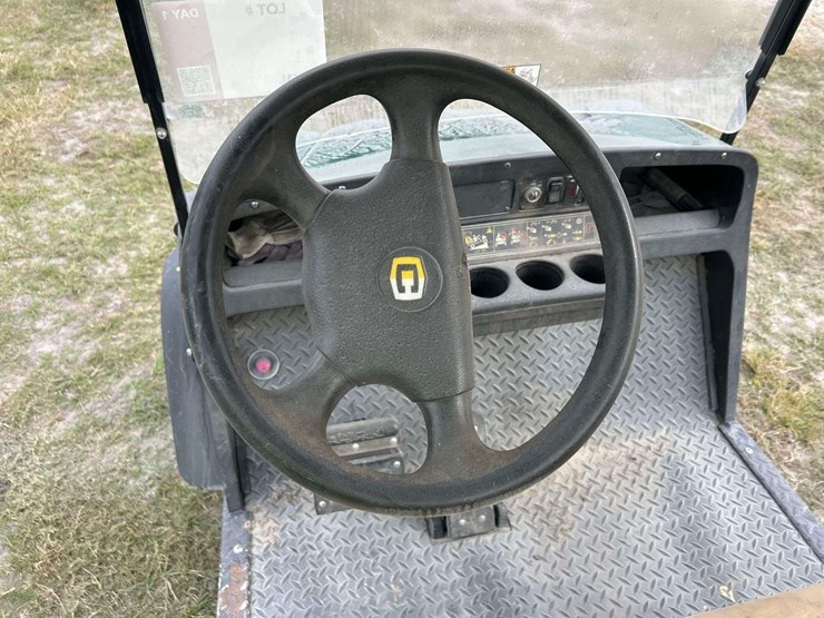 2014-cushman-electric-utility-cart-image-10