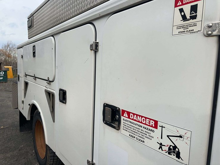 2016-ford-f550-xl-image-16