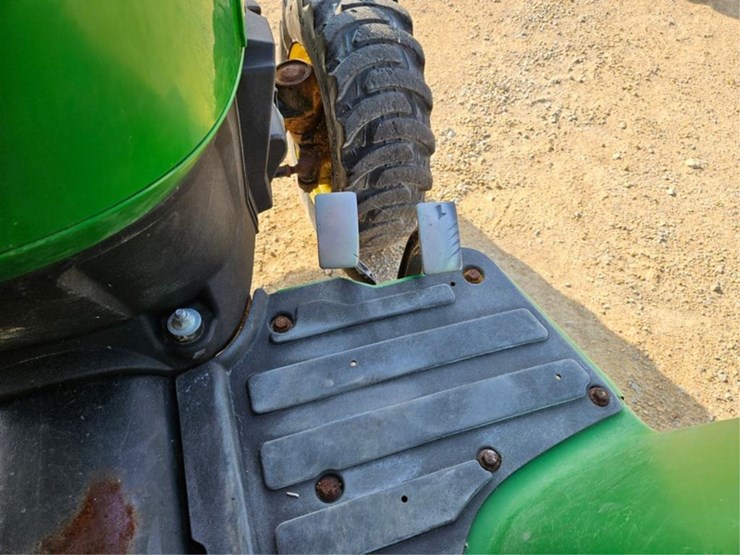 john-deere-3038e-image-23