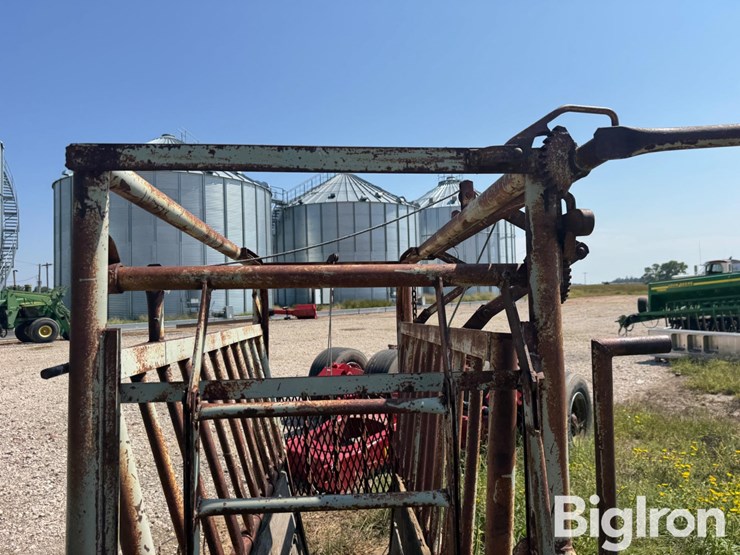 livestock-squeeze-chute-image-17