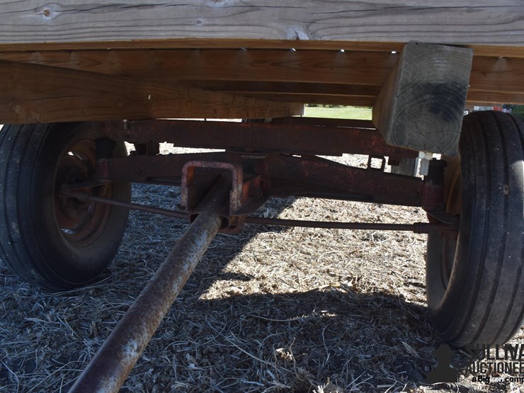 wooden-hayrack-image-11