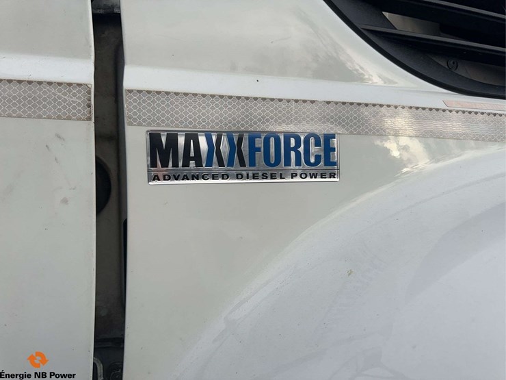 2012-international-7400-image-13