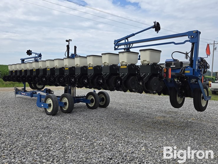 2023-kinze-3605-image-7