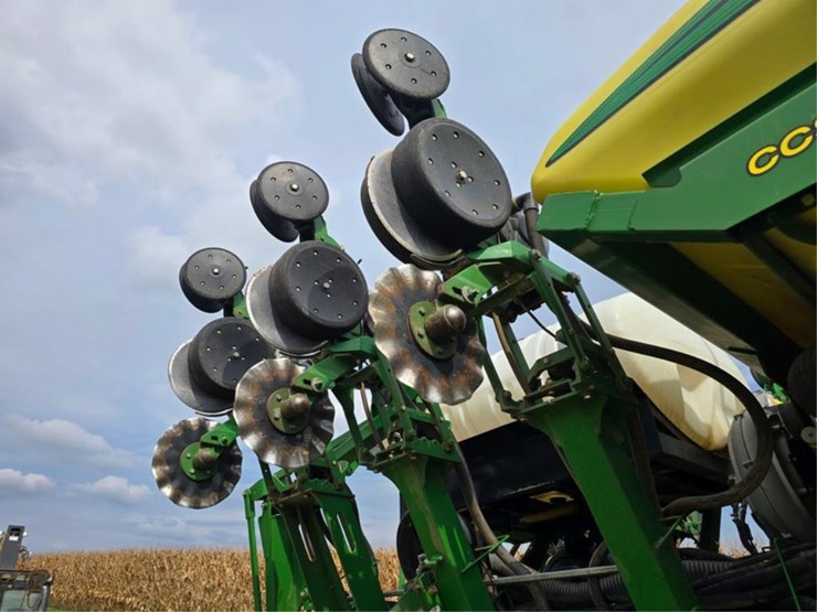 john-deere-1790-image-27