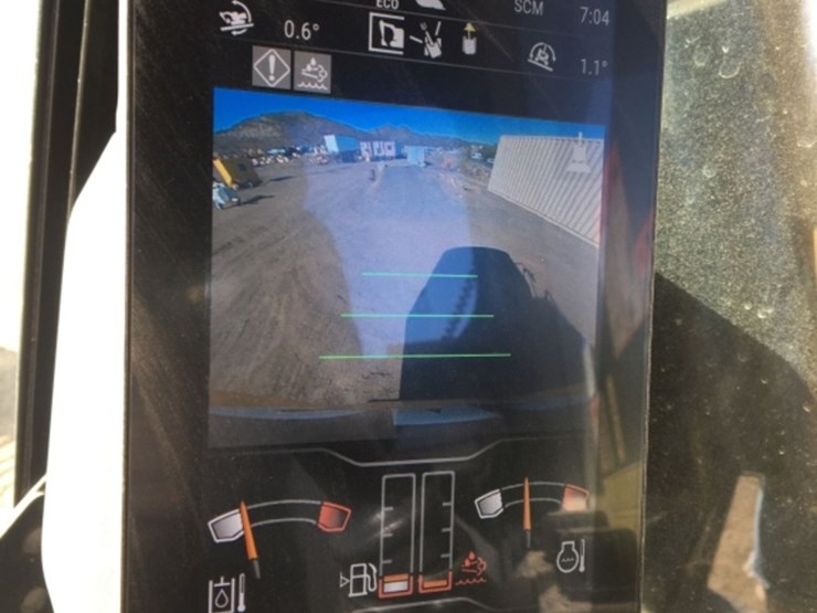 2018-caterpillar-320-image-5