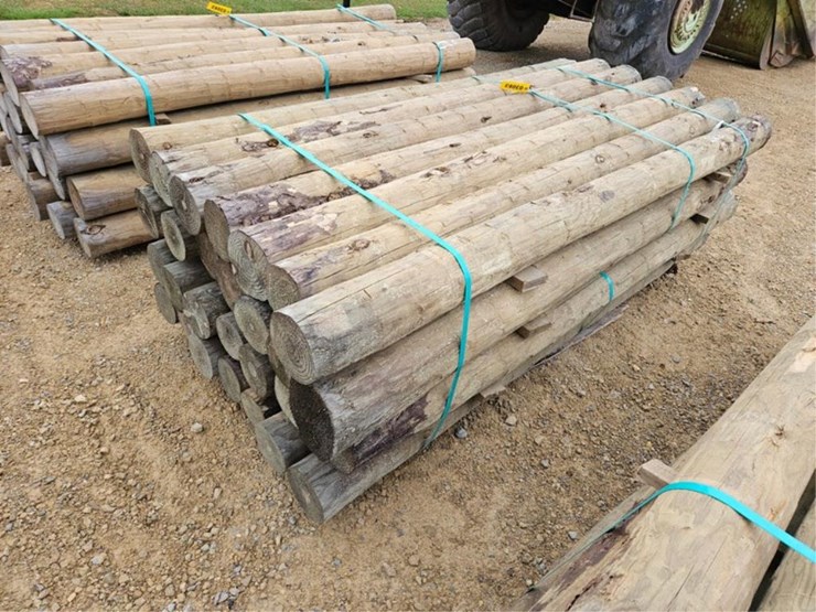 #3063-•-28-6"-x-8'-wood-posts-image-4