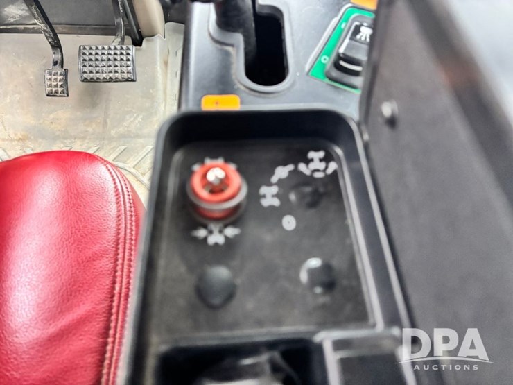 2019-case-ih-patriot-4440-image-119