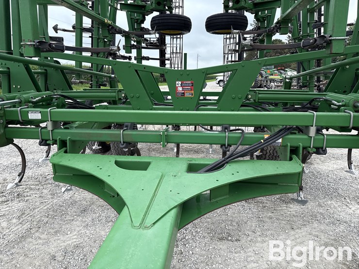 john-deere-2210-image-10