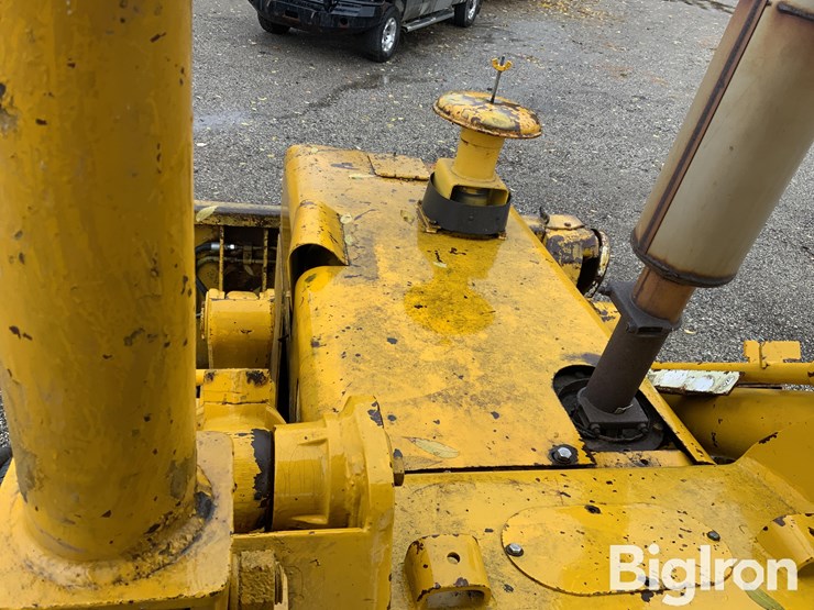 1975-massey-ferguson-mf400-image-11