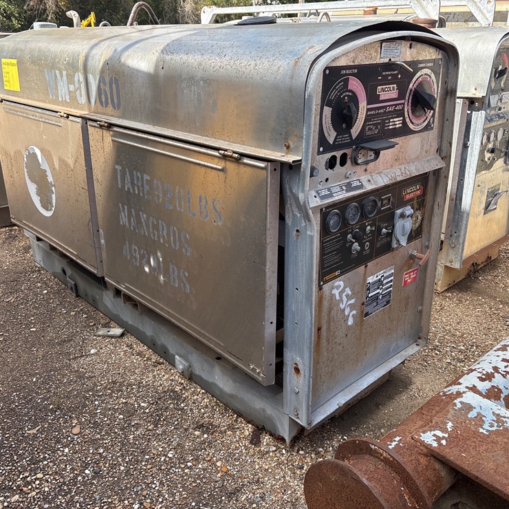 #2566 • LINCOLN SAE400 WELDER | PARTS OR REPAIR