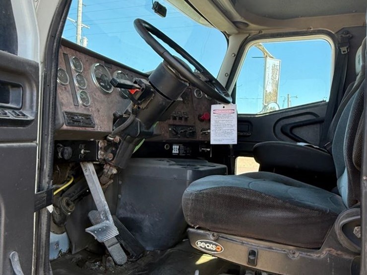 2002-international-9200-image-13