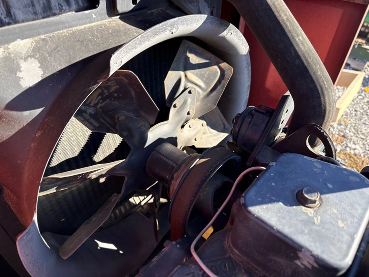 case-ih-4390-image-10