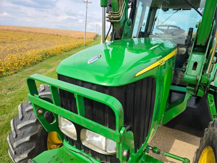 john-deere-7520-image-37