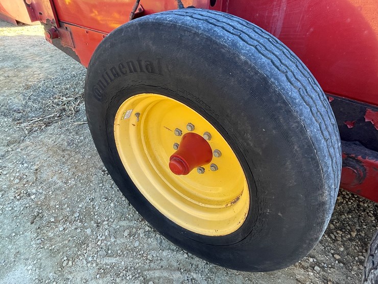 new-holland-195-image-23