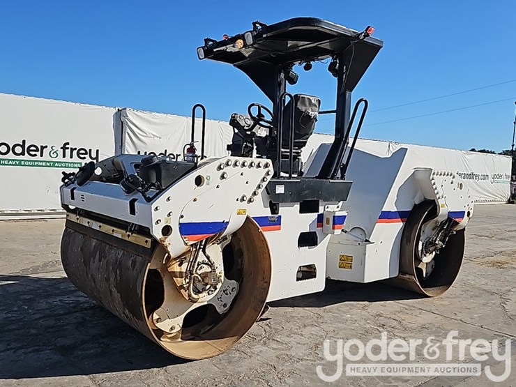 2014-caterpillar-cb54xw-image-1