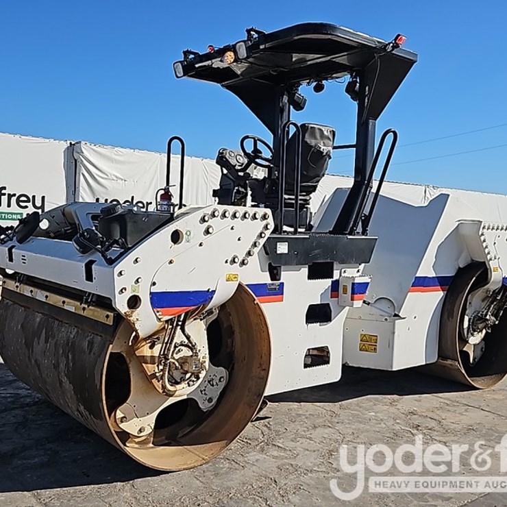 2014 CATERPILLAR CB54XW