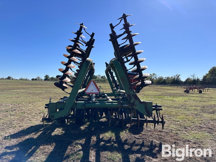 john-deere-235-image-6