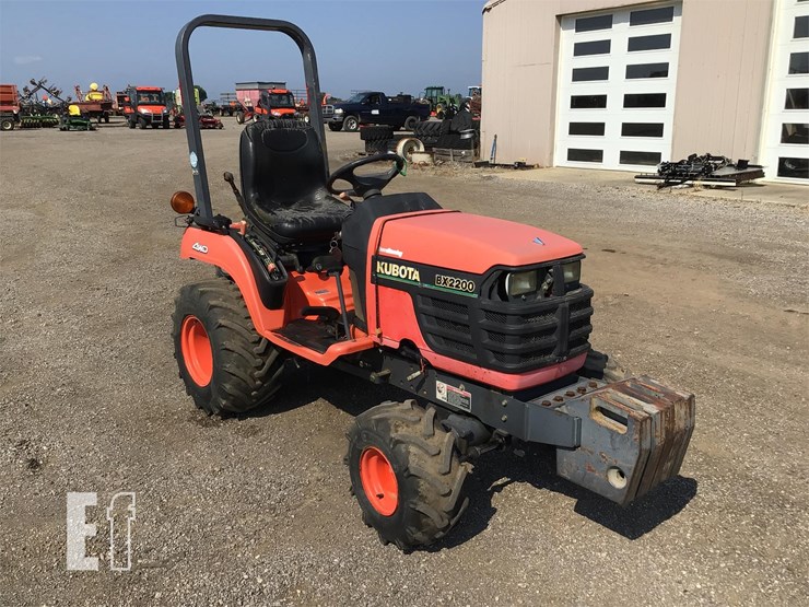 2003-kubota-bx2200-image-1