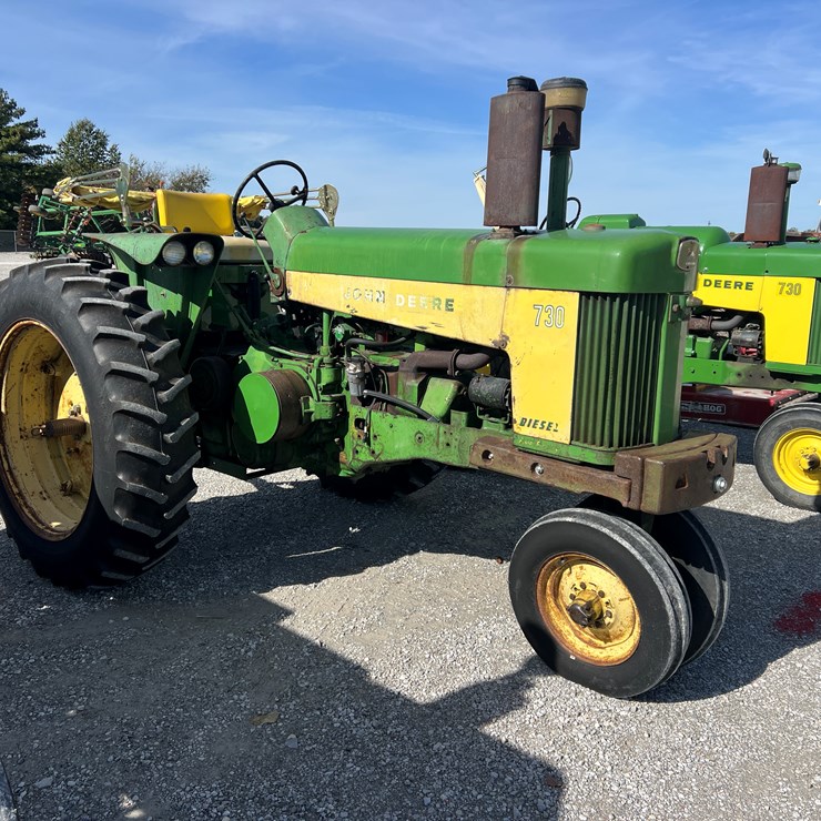 JOHN DEERE 730