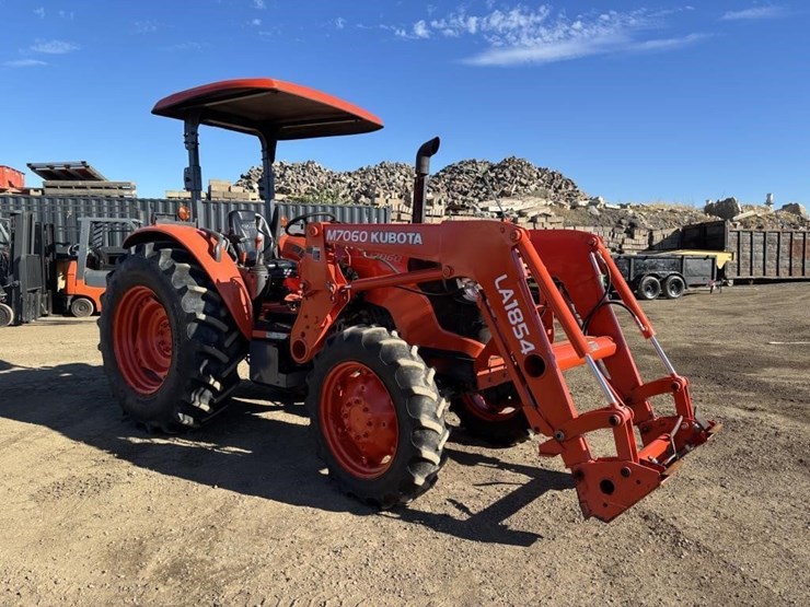 2019-kubota-m7060d-image-2