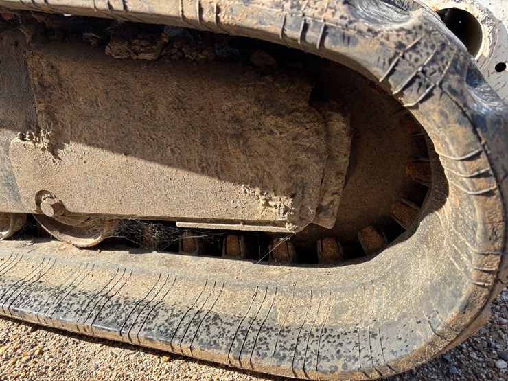 2014-bobcat-t750-image-8