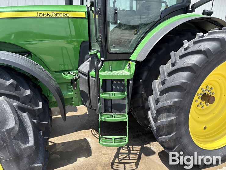 2011-john-deere-8310r-image-17