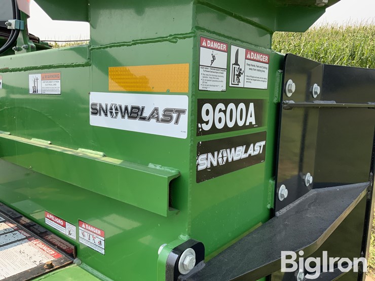 snowblast-9600a-3-pt-snow-blower-image-9