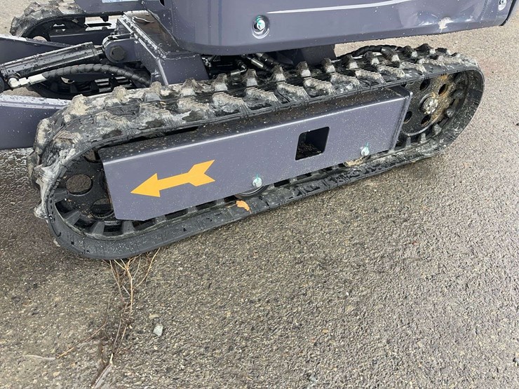 2025-agt-mx15z-mini-excavator-image-11