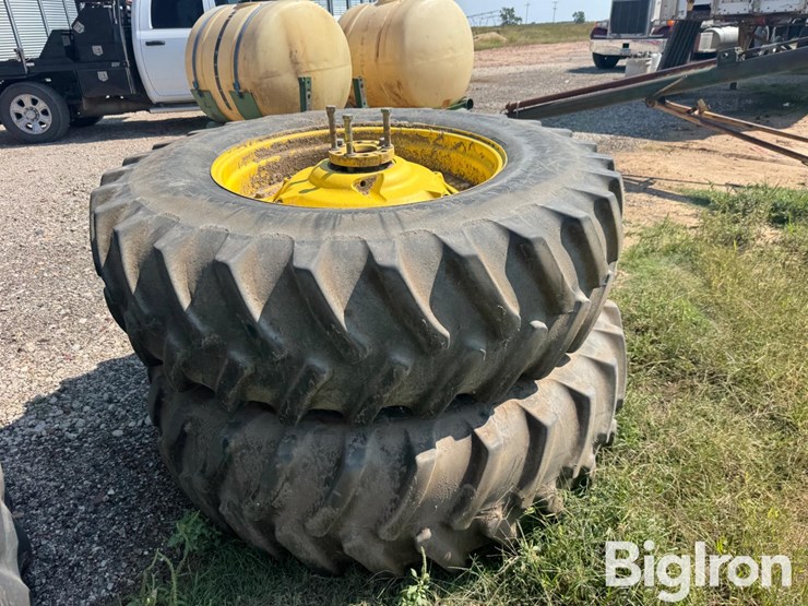 tires-on-john-deere-tractor-rims-image-7