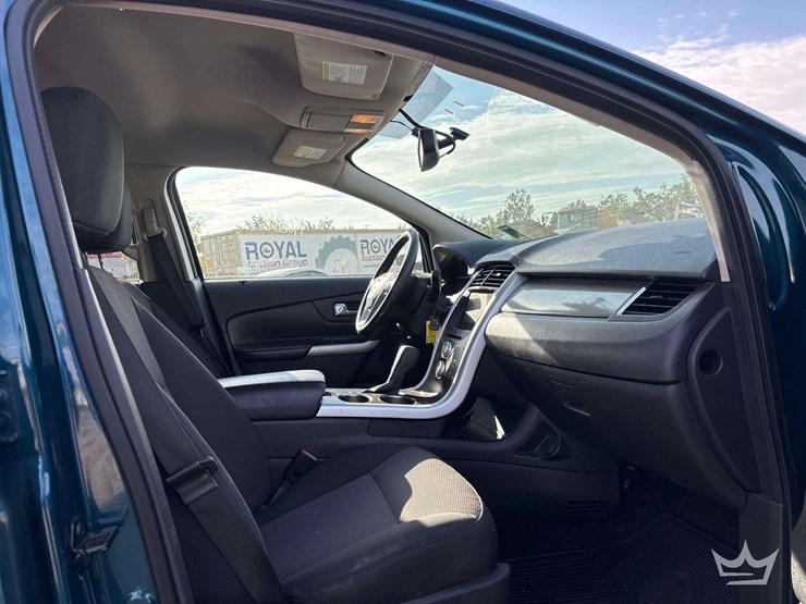 2011-ford-edge-image-24
