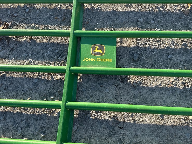 john-deere-16-image-4