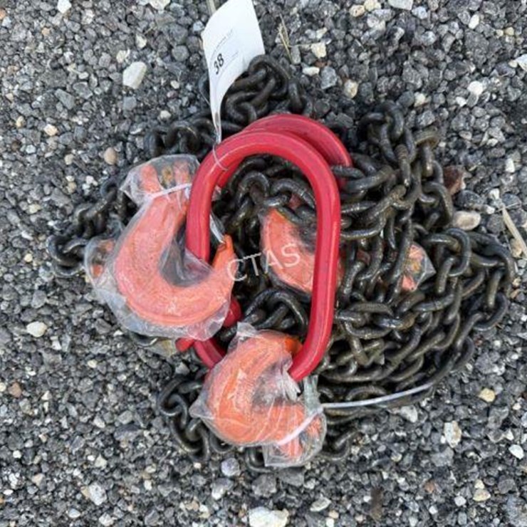 #38 • (2) 5/16" 7' G80 Double Chain Sling