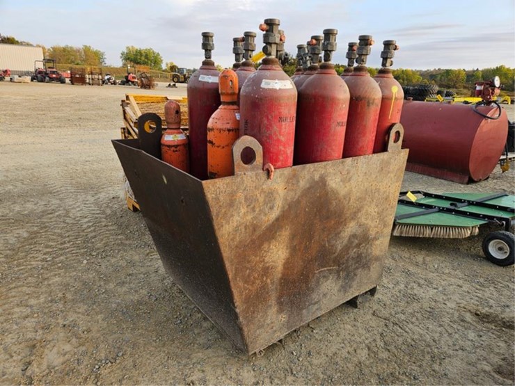 #3153-•-14-carbon-dioxide-tanks-&-bin-image-4