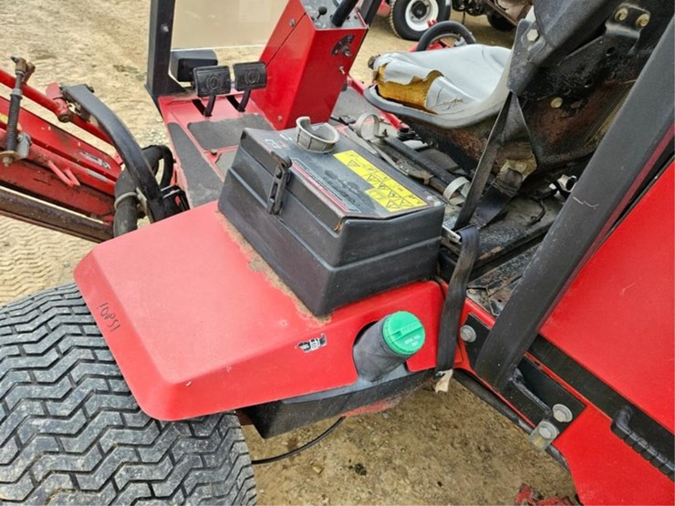 #3133-•-toro-reel-master-5200-fairway-mower-image-19